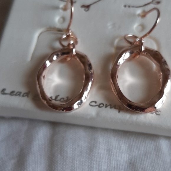 Mixed metal necklace and earrings - Picture 3 of 5